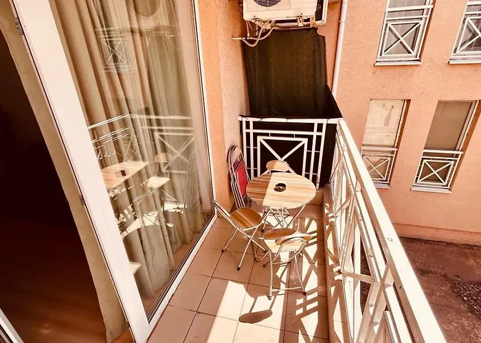 Sunny Day 6 11 ساني بيتش